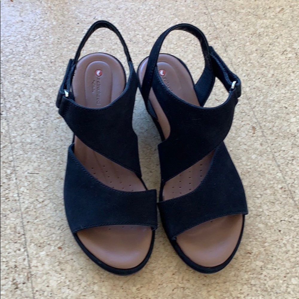 Clark’s Unstructured Black Leather Wedge
